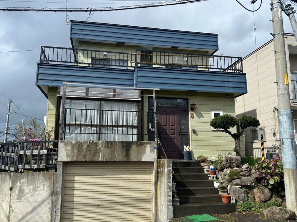 手稲市-S様邸-屋根-壁(シールなし)-施工前