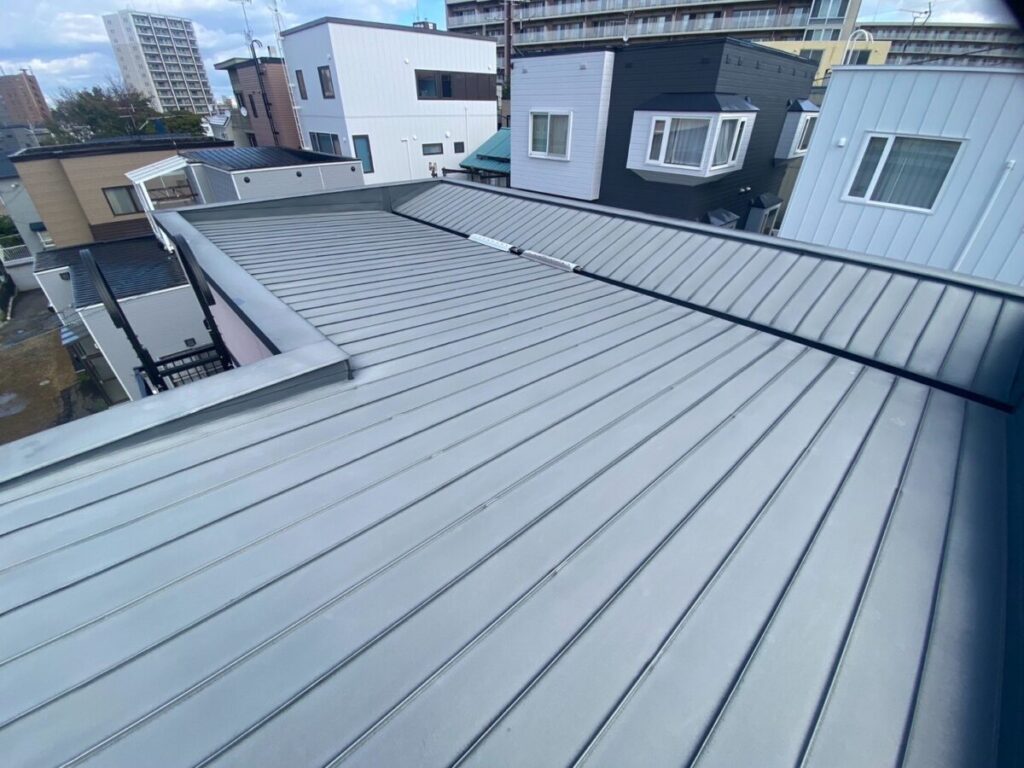 豊平区-桑原様邸-屋根-壁-一部シーリング交換あり-屋根施工前