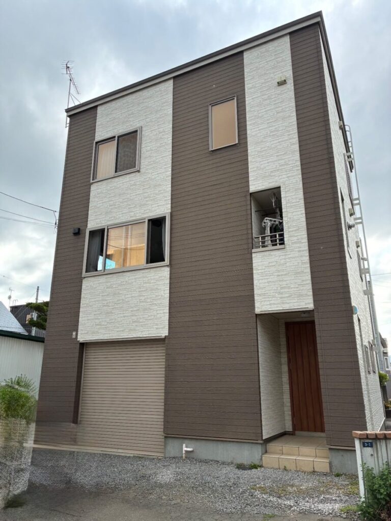 中央区-K様邸-屋根・壁(シールあり)-施工前
