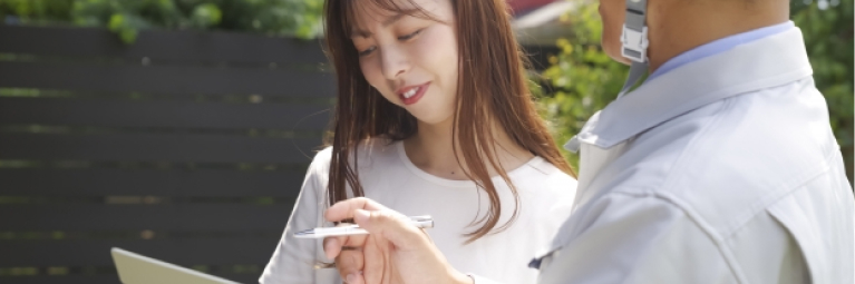 お話を伺う様子